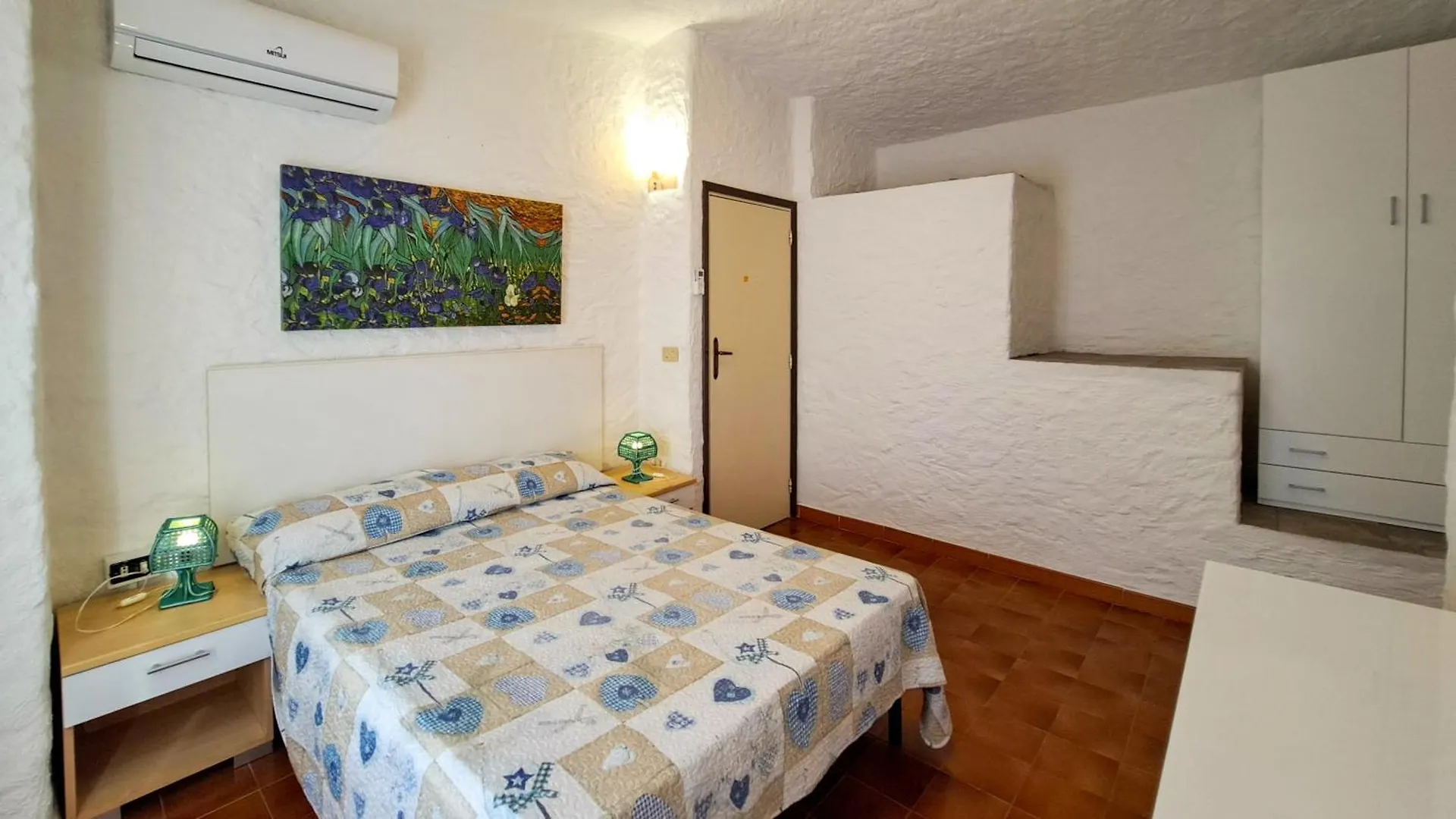 Appartamento Residenziale Trilocale 6 Posti Letto Via Loiri San Teodoro